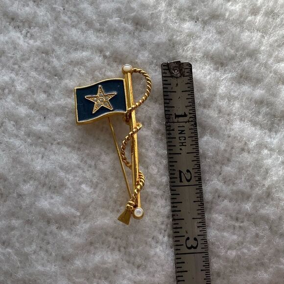 Vintage Flag Pin Retro Blue Star Brooch VTG 60s 70s - Picture 3 of 6